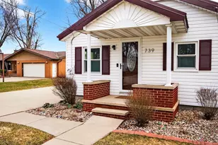 739 Park St, Wrightstown, WI 54180 - Photo 4