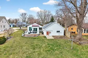 739 Park St, Wrightstown, WI 54180 - Photo 28
