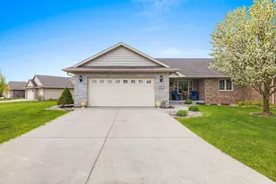 1031 Misty Meadow Cir, De Pere, WI 54115 - Photo 40