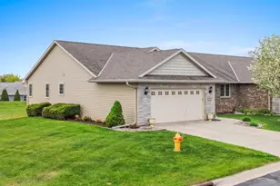 1031 Misty Meadow Cir, De Pere, WI 54115 - Photo 38