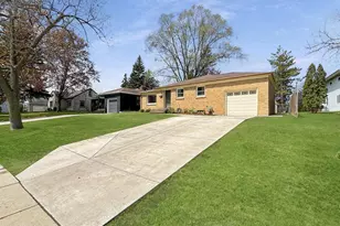 1520 S Ridge Rd, Green Bay, WI 54304 - Photo 4