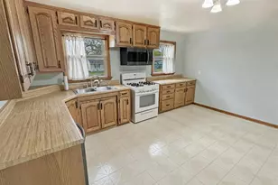 1520 S Ridge Rd, Green Bay, WI 54304 - Photo 8