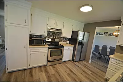 455 Alpine Drive, Green Bay, WI 54302 - Photo 8