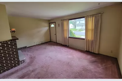 135 Burnett Street, Beaver Dam, WI 53916 - Photo 6