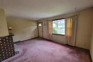 135 E Burnett St, Beaver Dam, WI 53916 - Photo 6