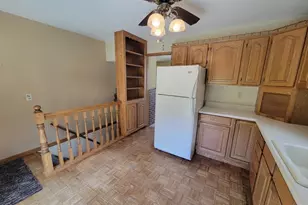 135 E Burnett St, Beaver Dam, WI 53916 - Photo 8