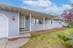 2750 St Anthony Dr, Green Bay, WI 54311 - Photo 2