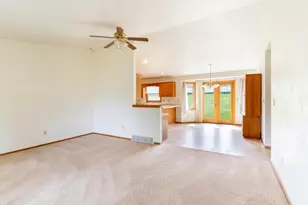 2750 St Anthony Dr, Green Bay, WI 54311 - Photo 10