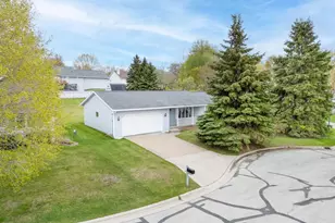 2750 St Anthony Dr, Green Bay, WI 54311 - Photo 1