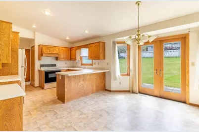 2750 St Anthony Drive, Green Bay, WI 54311 - Photo 12