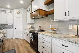 2082 Fescue Way, Green Bay, WI 54313 - Photo 14