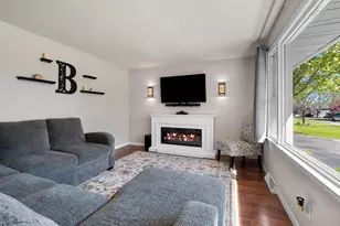 N1579 Ridgeway Dr, Greenville, WI 54942 - Photo 8