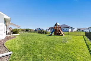 1636 Drusillas Way, Green Bay, WI 54313 - Photo 34