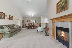 394 Woodfield Dr, Green Bay, WI 54313 - Photo 16