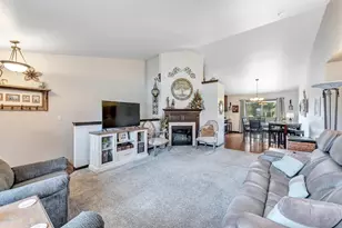 605 Pebblestone Cir, Oneida, WI 54155 - Photo 2