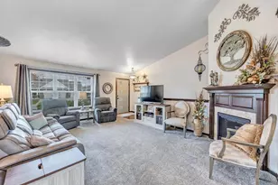 605 Pebblestone Cir, Oneida, WI 54155 - Photo 4
