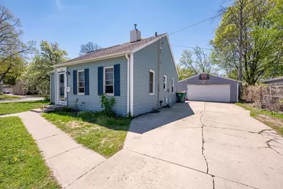 1139 Badger Street, Green Bay, WI 54303 - Photo 2
