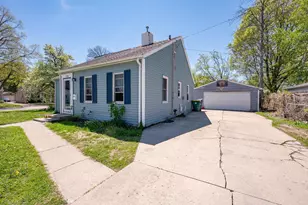1139 Badger St, Green Bay, WI 54303 - Photo 2