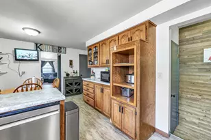 1651 Debra Ln, Green Bay, WI 54302 - Photo 8