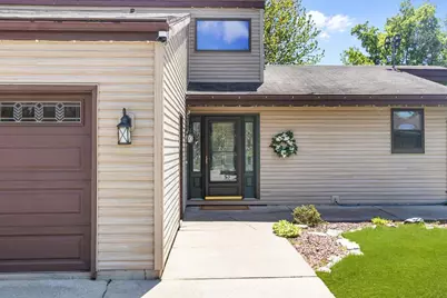 704 Miller Lane Court, Kaukauna, WI 54130 - Photo 2