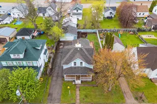 17 E 2nd St, Clintonville, WI 54929 - Photo 36