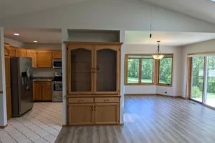 2721 W 9th Ave, Oshkosh, WI 54904 - Photo 10