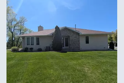 2721 W 9th Avenue, Oshkosh, WI 54904 - Photo 1