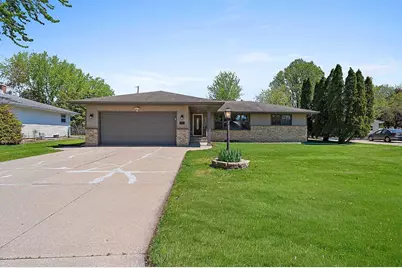 1094 Melrose Street, Neenah, WI 54956 - Photo 2