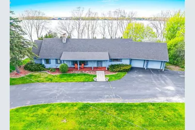 2512 Riverside Drive, Green Bay, WI 54301 - Photo 2