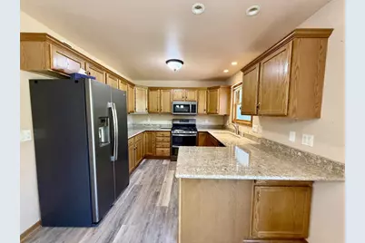 975 Whippoorwill Lane, Fond du Lac, WI 54935 - Photo 6
