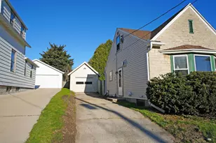1214 S 18th St, Manitowoc, WI 54220 - Photo 24