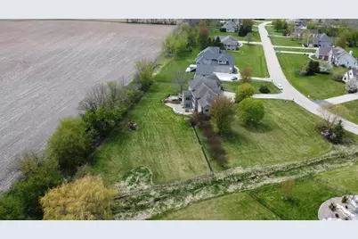3463 Grand Meadows Crossing, Neenah, WI 54956 - Photo 8