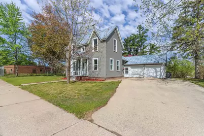 611 Shearer Street, Waupaca, WI 54981 - Photo 4