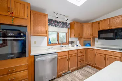 2836 Shorewood Drive, Oshkosh, WI 54901 - Photo 10
