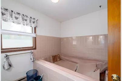 2836 Shorewood Drive, Oshkosh, WI 54901 - Photo 22