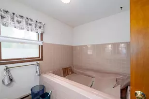 2836 Shorewood Dr, Oshkosh, WI 54901 - Photo 22