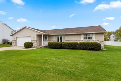 2152 Skyview Street, Green Bay, WI 54311 - Photo 2