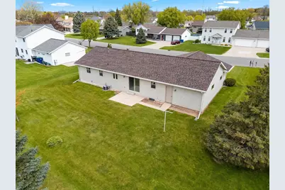 2152 Skyview Street, Green Bay, WI 54311 - Photo 8