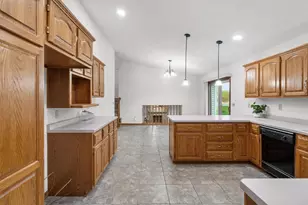 2108 S Matthias St, Appleton, WI 54915 - Photo 12