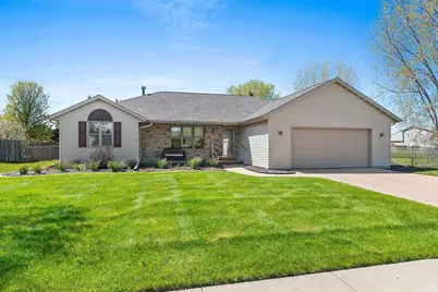 674 Swan Road, De Pere, WI 54115 - Photo 1