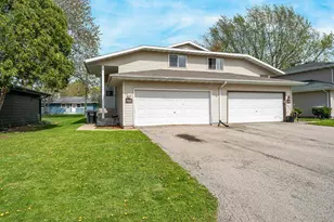 722 N Hawthorne Dr, Appleton, WI 54915 - Photo 4