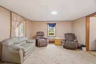 630 Elm St, Omro, WI 54963 - Photo 6