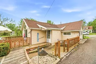 630 Elm St, Omro, WI 54963 - Photo 18