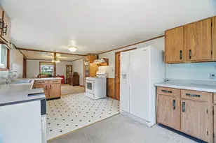 630 Elm St, Omro, WI 54963 - Photo 10