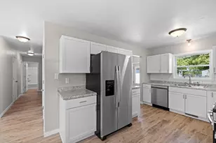 1244 Oregon St, Green Bay, WI 54303 - Photo 6