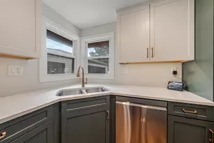 523 Margaret St, Combined Locks, WI 54113 - Photo 6
