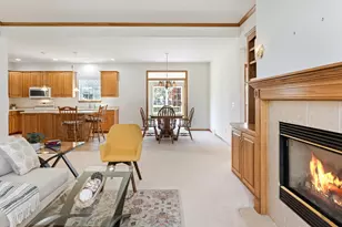 901 W Bent Oak Ln, Appleton, WI 54914 - Photo 8