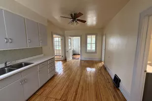 842 W 10th Ave, Oshkosh, WI 54902 - Photo 4