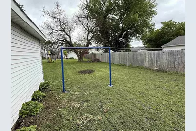 842 W 10th Avenue, Oshkosh, WI 54902 - Photo 2