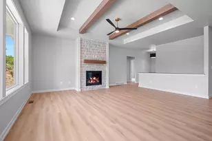 340 Baywood Trl, Green Bay, WI 54311 - Photo 6